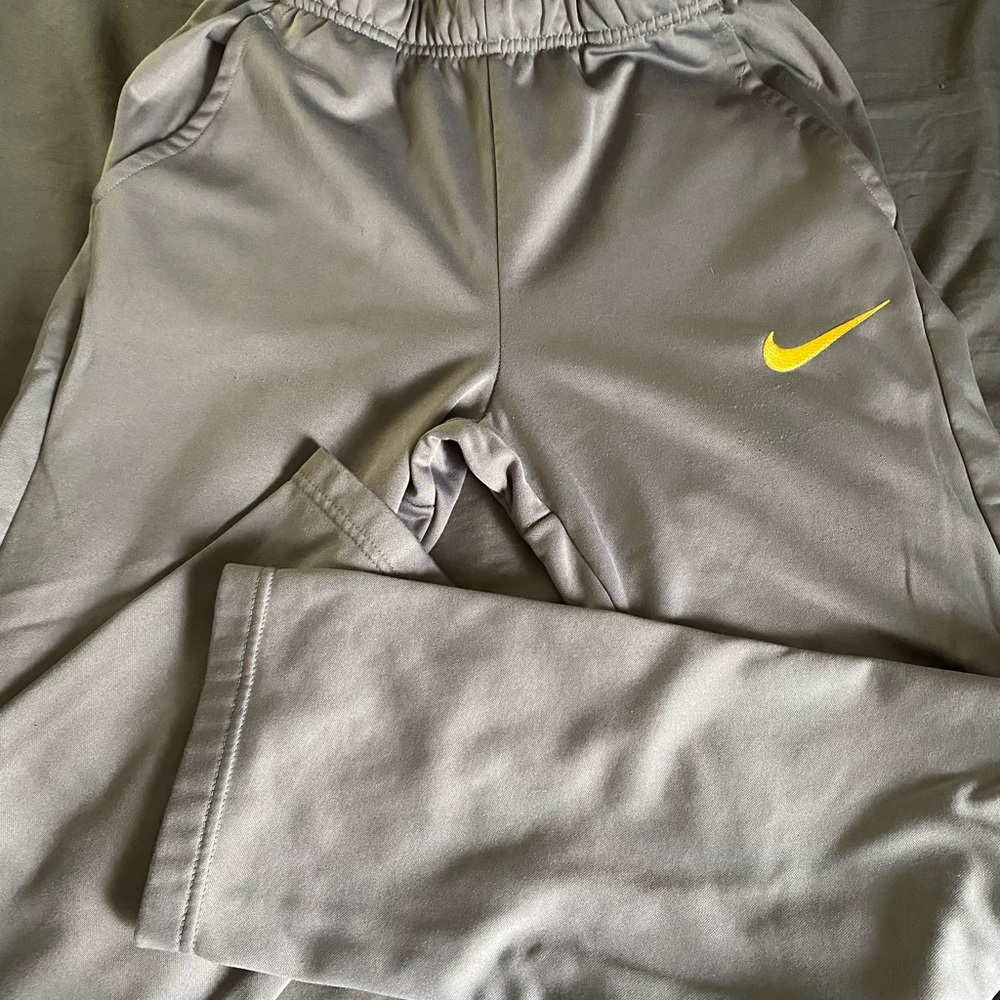 Nike - Boys - Youth XL